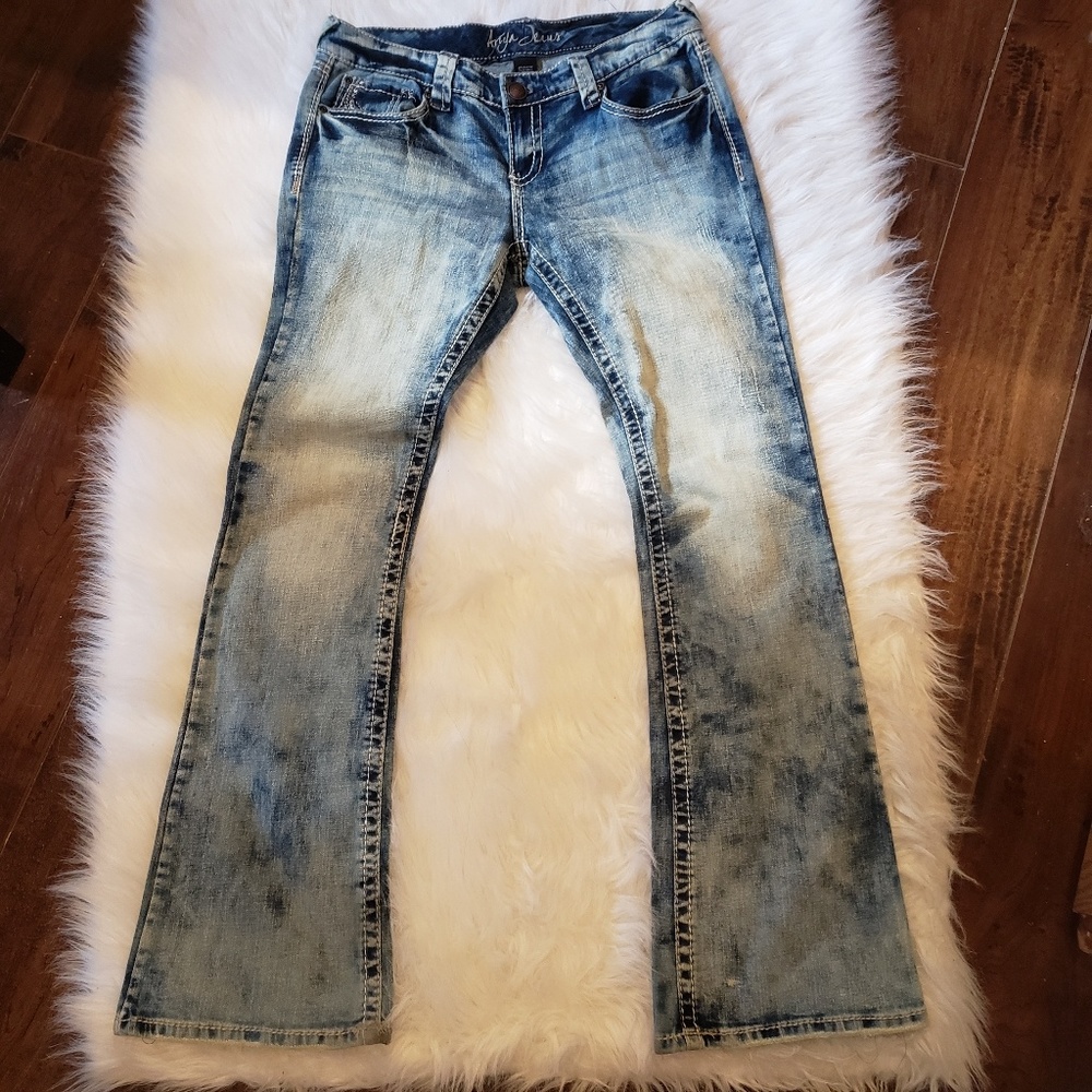 Ariya Jeans